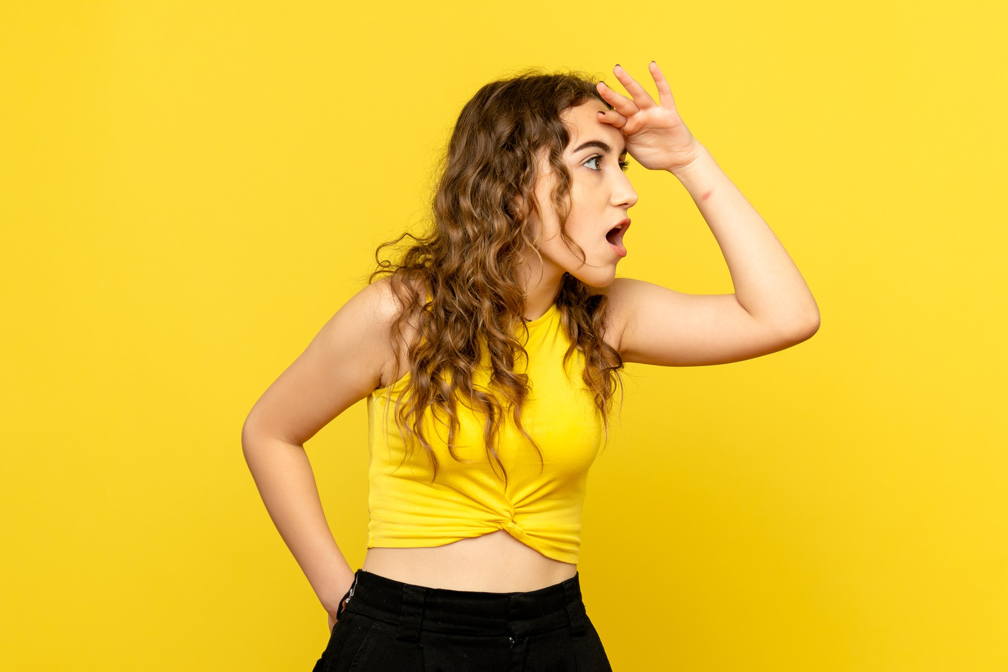 Cantora lidera charts globais pela primeira vez