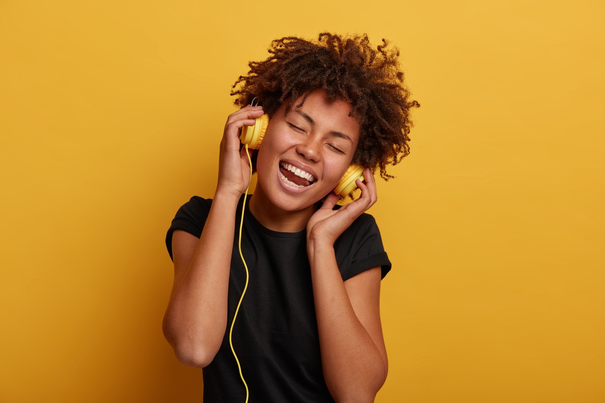 Novo gênero musical “CryoPop” ganha força entre jovens
