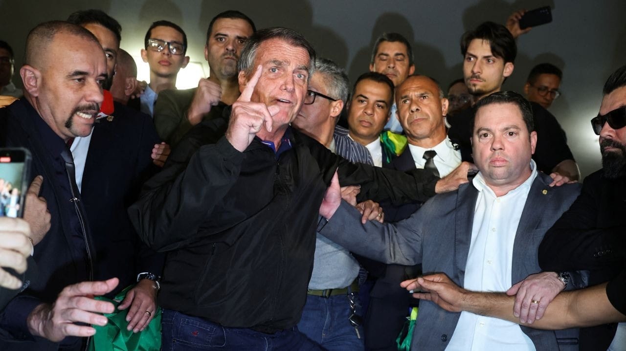 Bolsonaro nega ter violado regras impostas por Moraes