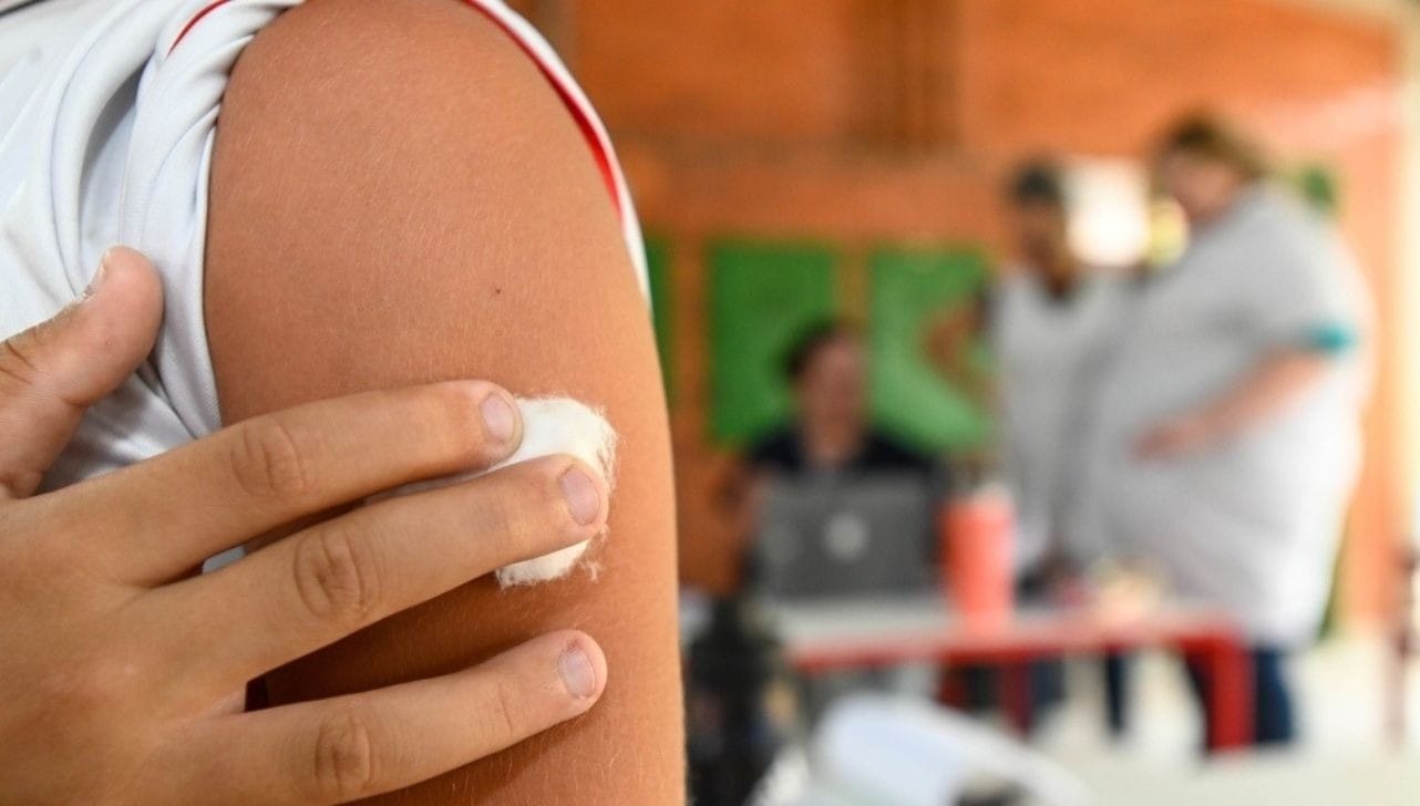 Campinas vacina adolescentes contra o HPV neste sábado (9), durante