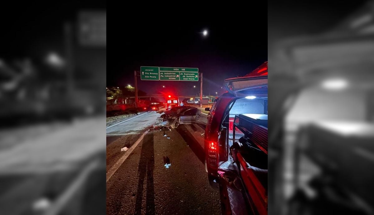 Com impactado da batida, motorista vai parar do lado de