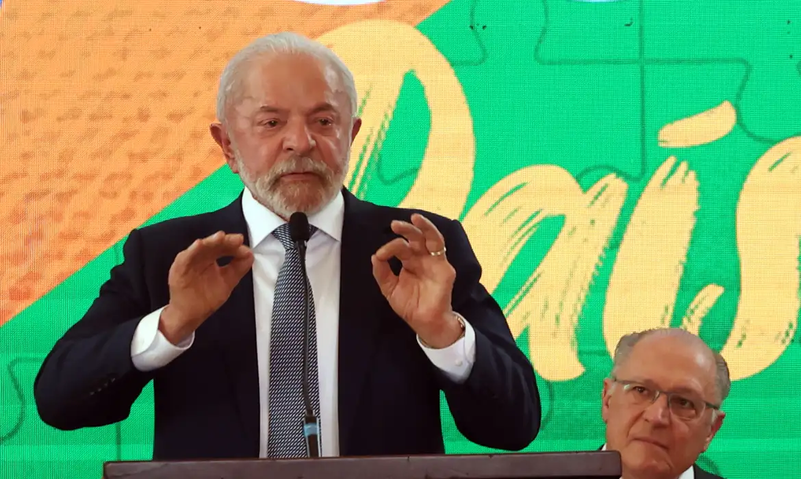 Lula diz que vai convidar Trump para a COP30, em